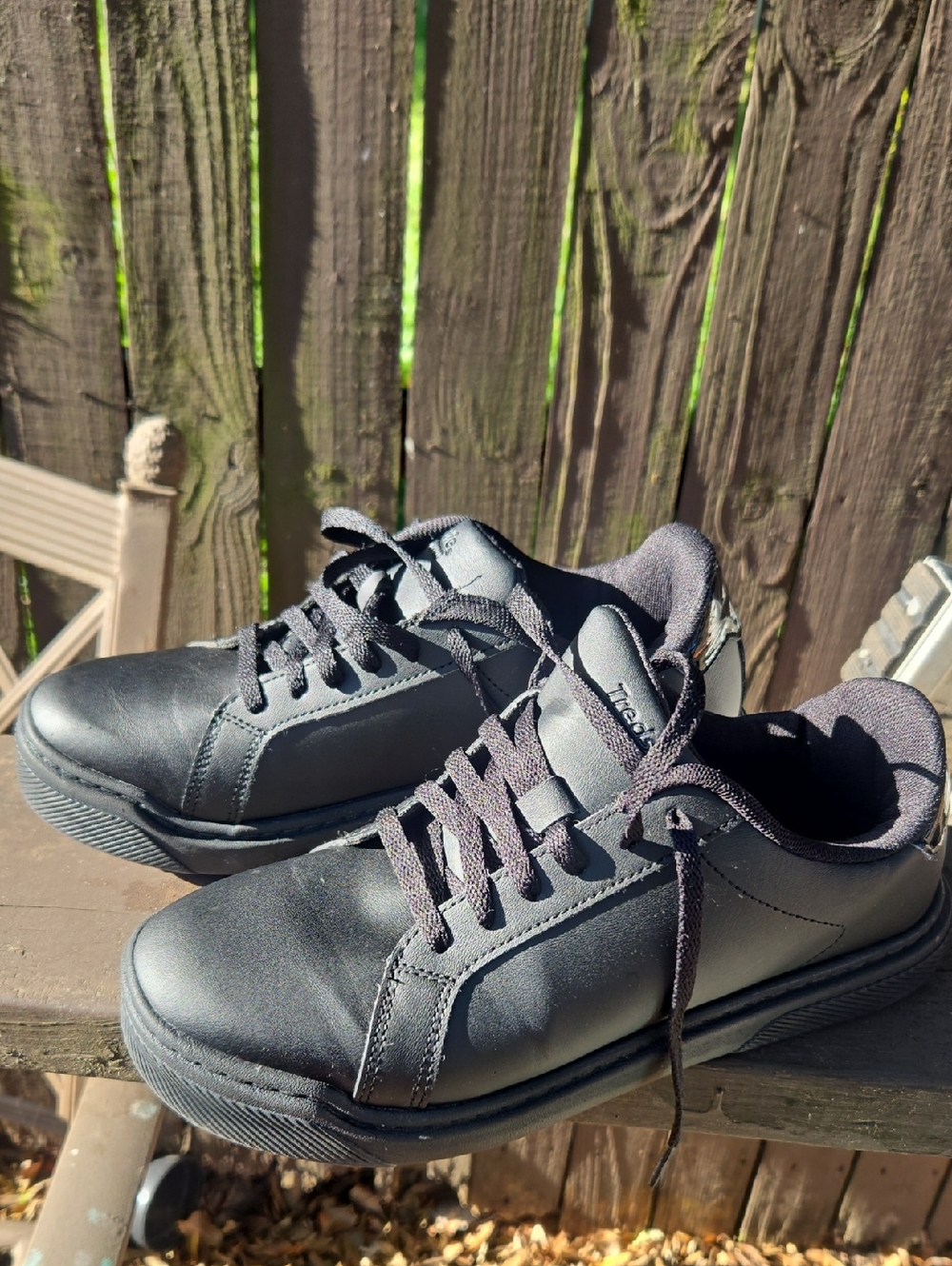 Tredsafe Jenna Women's Sz 9 Black Slip Resistant Work Sneakers Great Condition